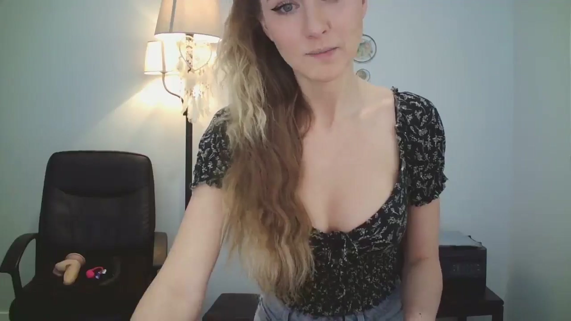Gallery image thumbnail from SeraGaud333's myfreecams stream on, 03/27/2026, 18:39 image 15 of 20