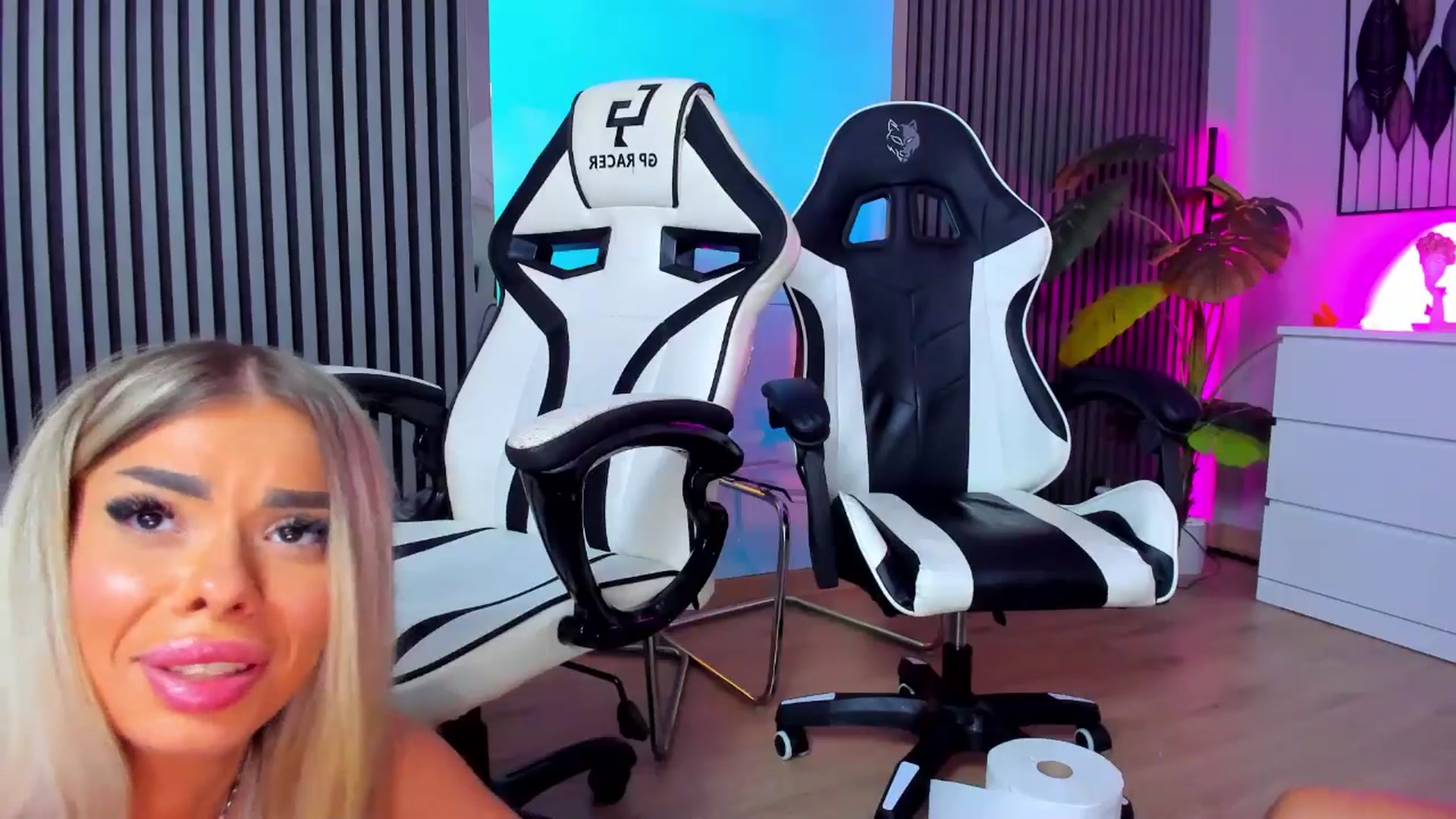 Gallery image thumbnail from SeraVonDee's myfreecams stream on, 09/06/2024, 23:45 image 2 of 20