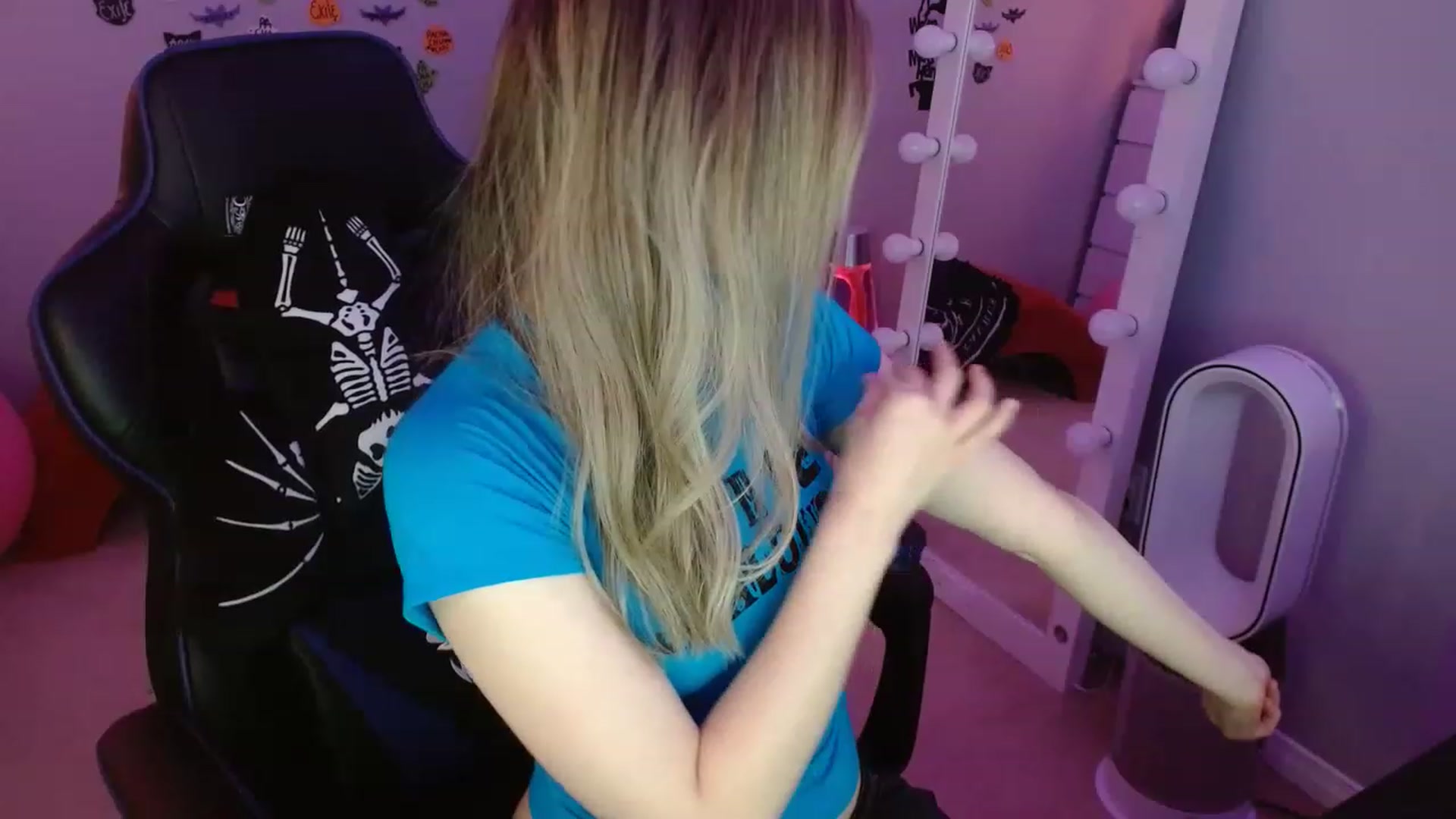 Gallery image thumbnail from Serafina's myfreecams stream on, 11/26/2022, 03:45 image 10 of 20