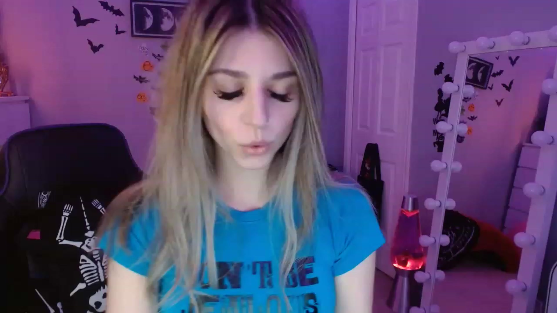 Gallery image thumbnail from Serafina's myfreecams stream on, 11/26/2022, 03:45 image 17 of 20