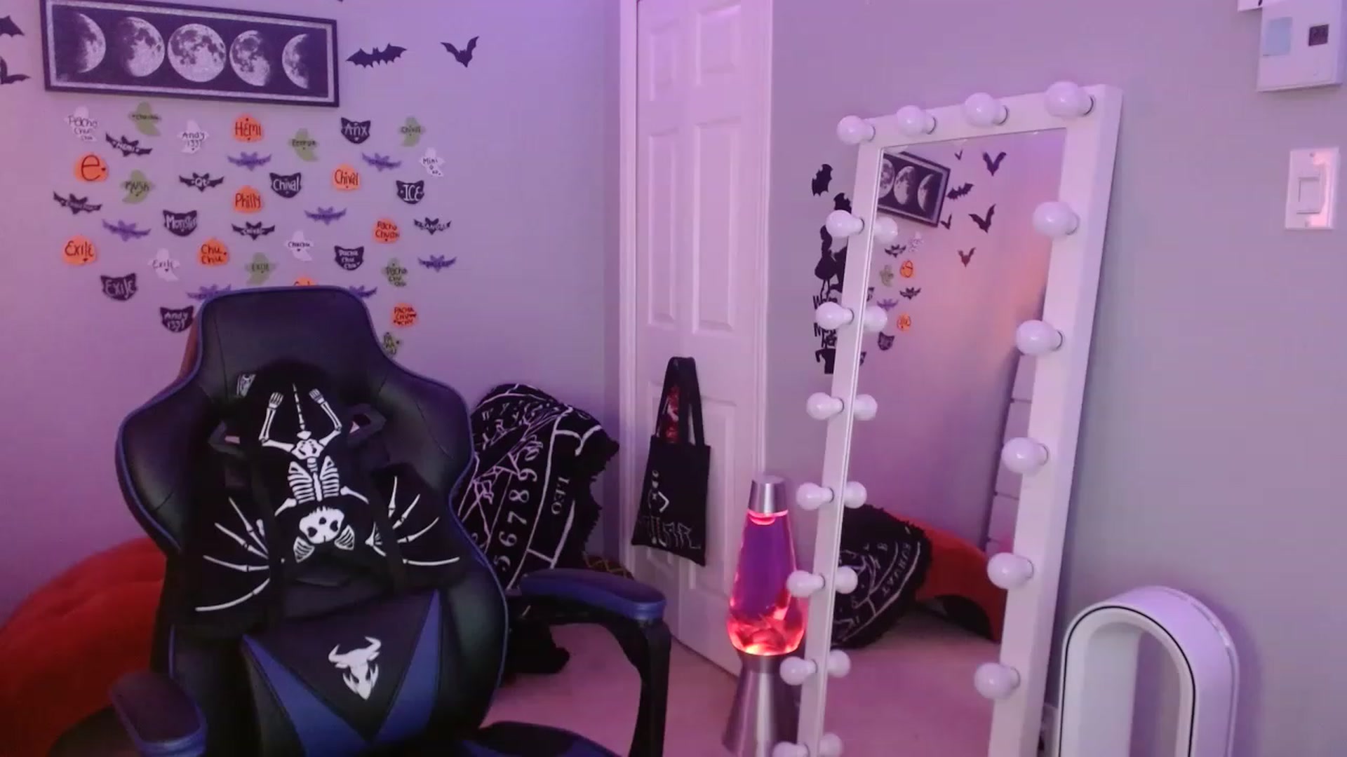 Gallery image thumbnail from Serafina's myfreecams stream on, 11/26/2022, 03:45 image 7 of 20