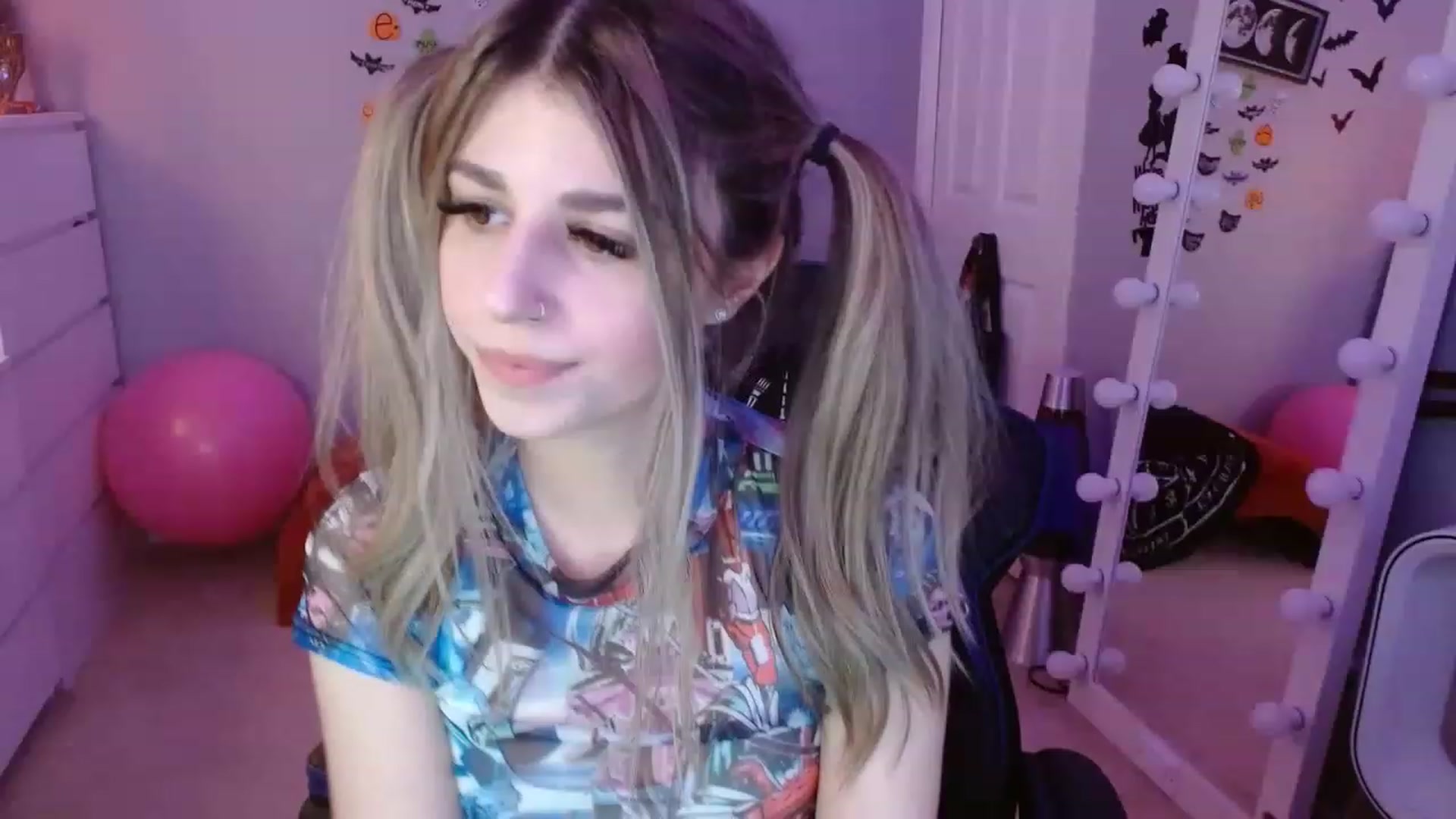 Gallery image thumbnail from Serafina's myfreecams stream on, 11/28/2022, 03:36 image 7 of 20