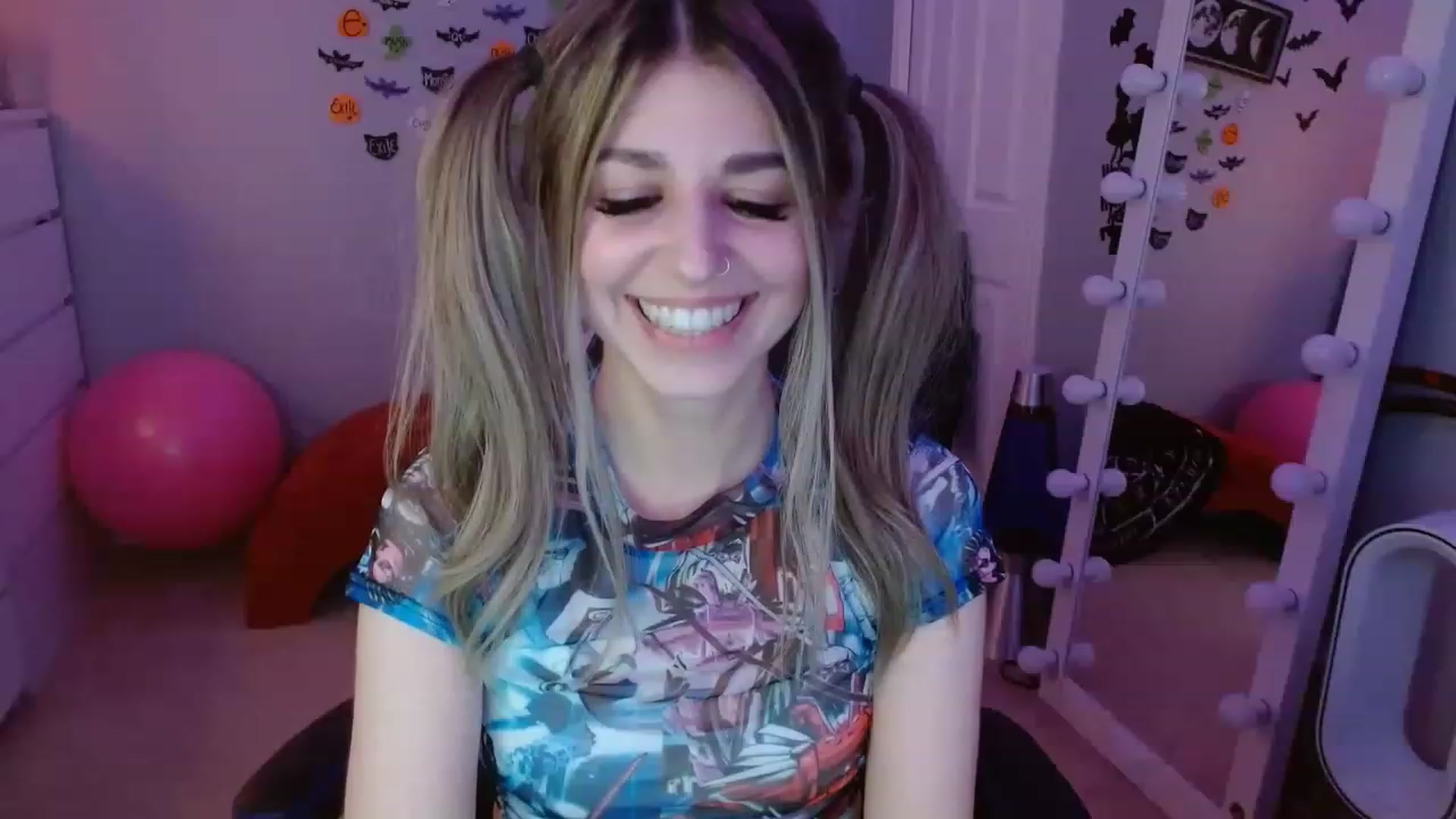 Gallery image thumbnail from Serafina's myfreecams stream on, 11/28/2022, 03:36 image 8 of 20