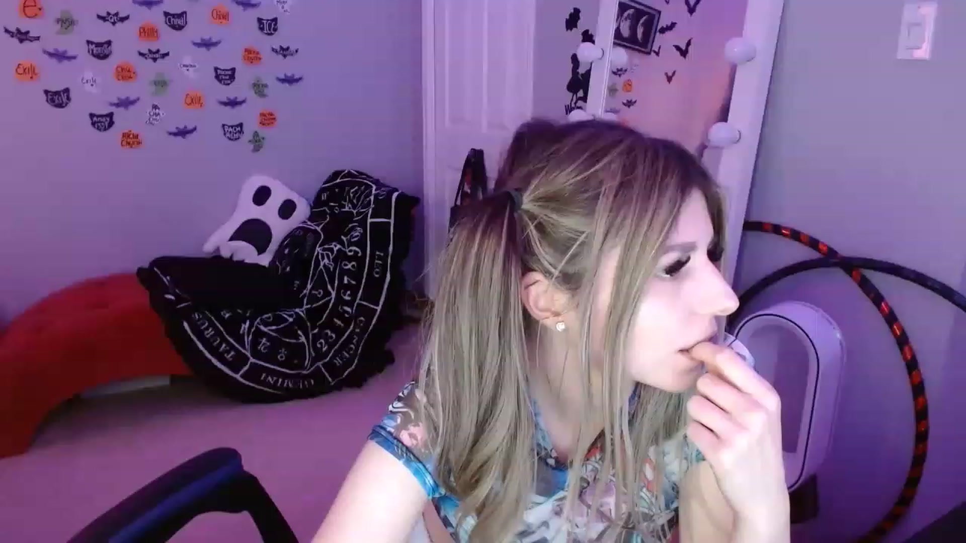 Gallery image thumbnail from Serafina's myfreecams stream on, 11/28/2022, 04:32 image 1 of 20
