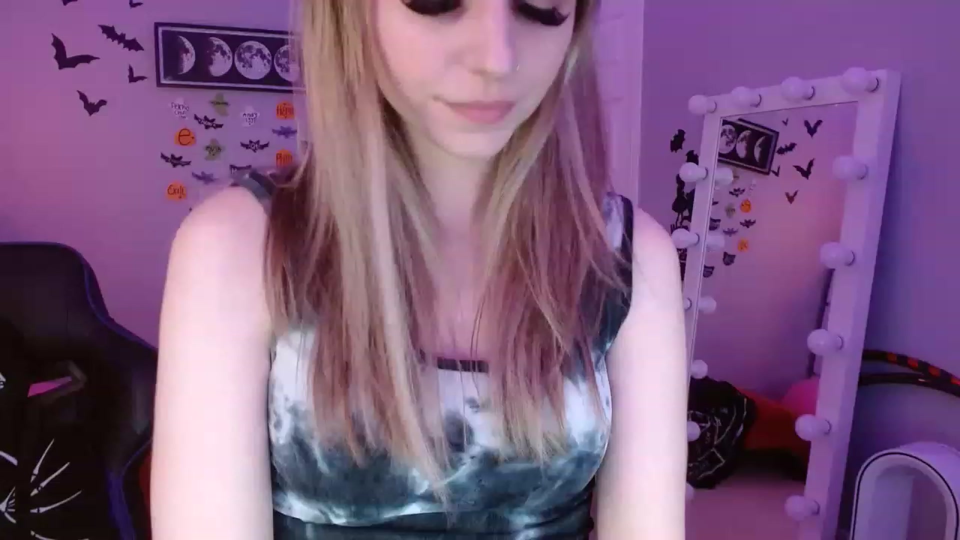 Gallery image thumbnail from Serafina's myfreecams stream on, 12/07/2022, 02:57 image 2 of 20