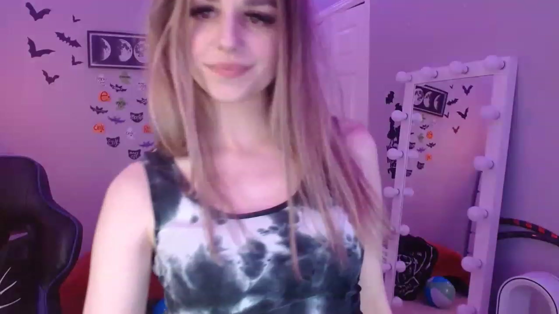 Gallery image thumbnail from Serafina's myfreecams stream on, 12/07/2022, 02:57 image 12 of 20