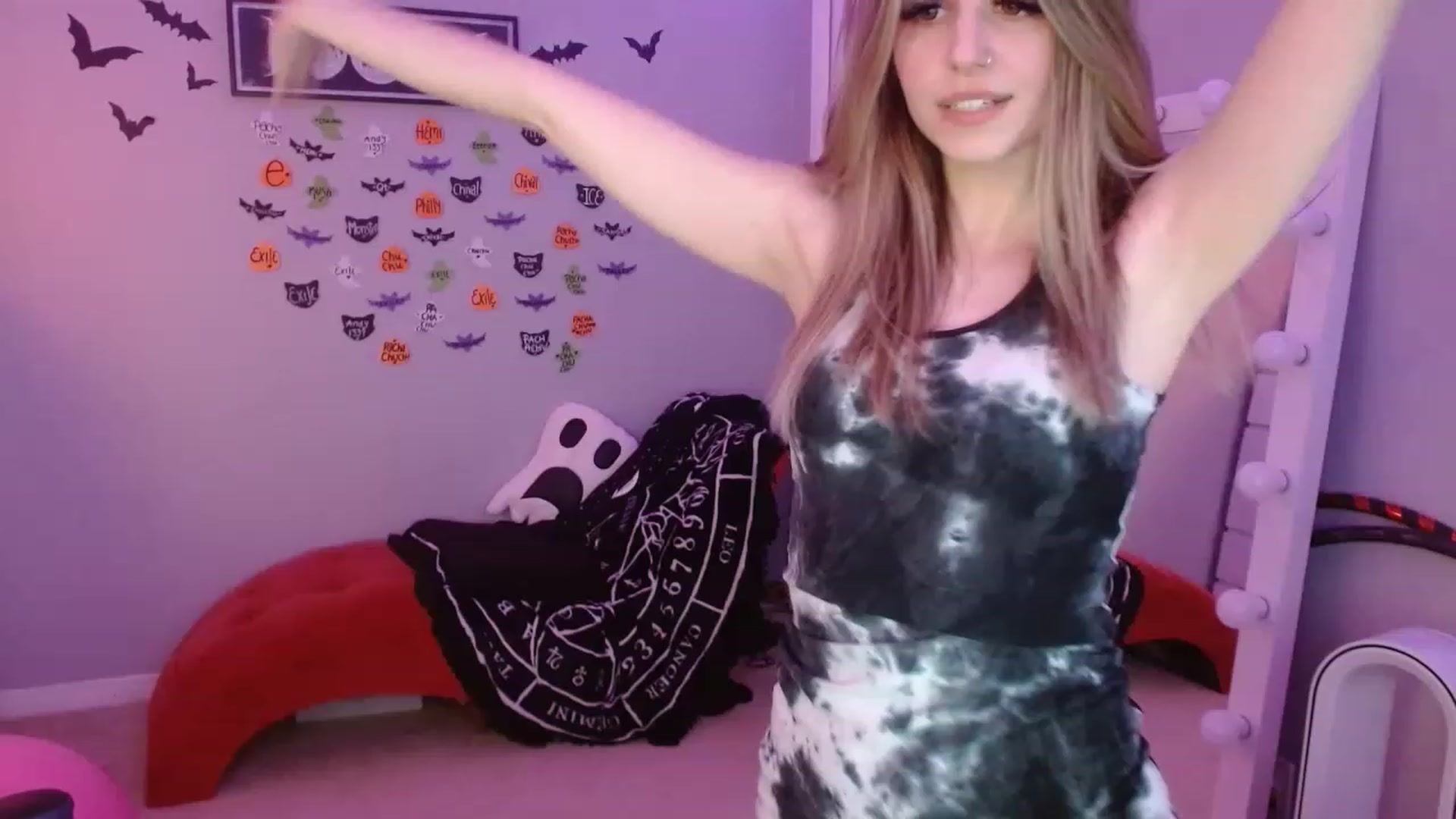 Gallery image thumbnail from Serafina's myfreecams stream on, 12/07/2022, 04:27 image 4 of 20