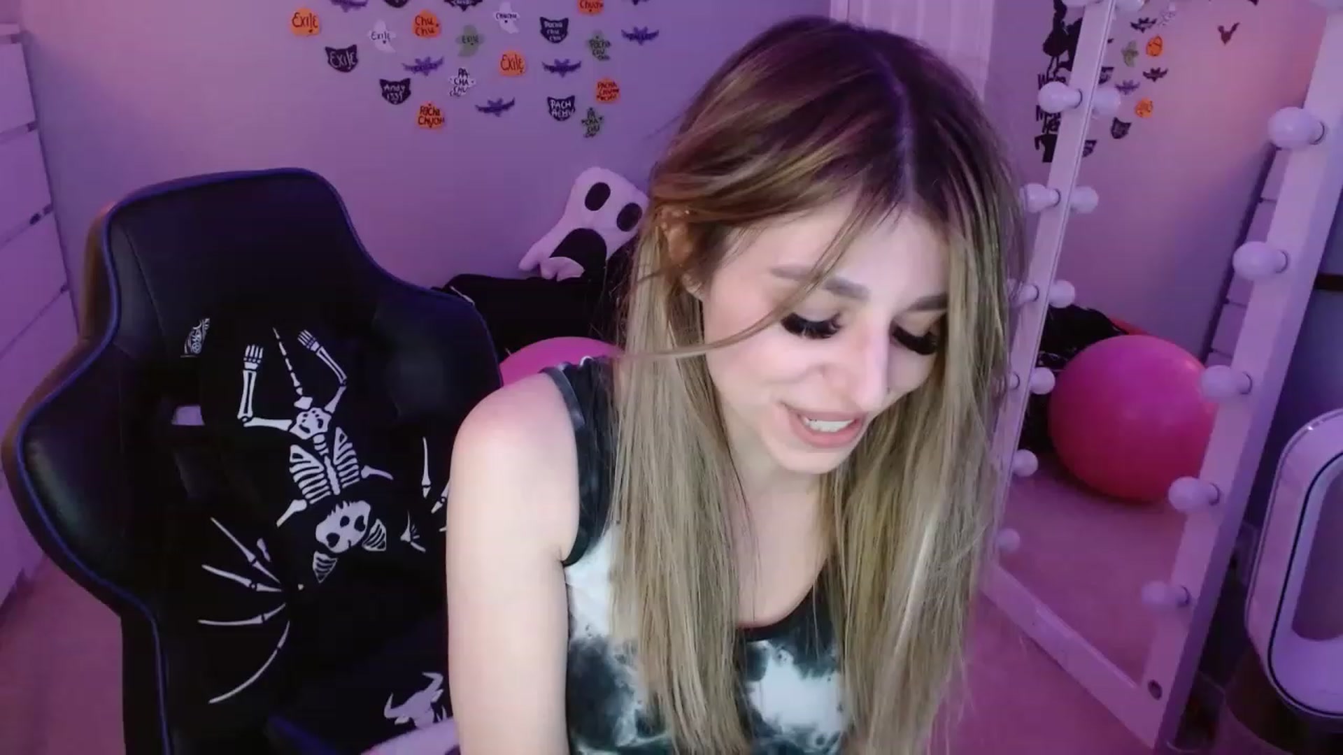 Gallery image thumbnail from Serafina's myfreecams stream on, 12/07/2022, 05:09 image 10 of 20
