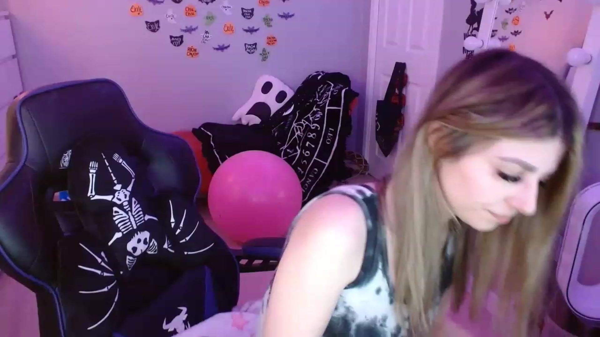 Gallery image thumbnail from Serafina's myfreecams stream on, 12/07/2022, 05:09 image 6 of 20