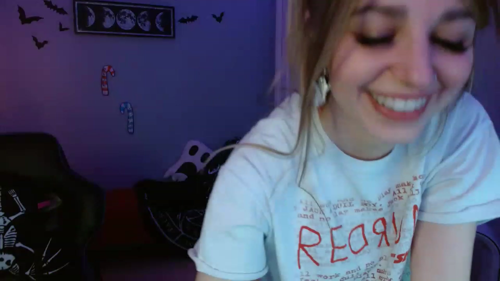 Gallery image thumbnail from Serafina's myfreecams stream on, 12/13/2022, 04:05 image 12 of 20