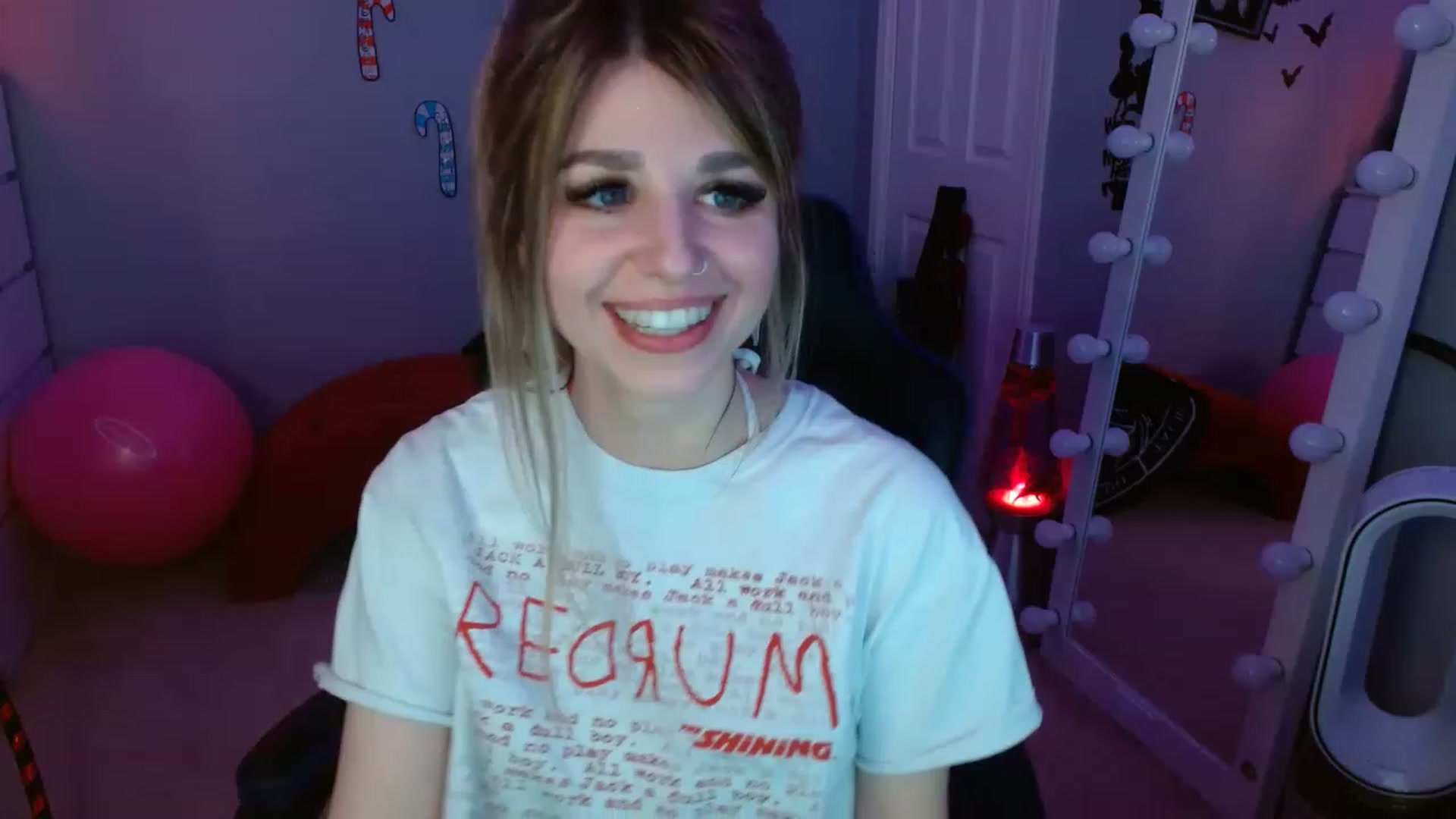 Gallery image thumbnail from Serafina's myfreecams stream on, 12/13/2022, 04:05 image 13 of 20