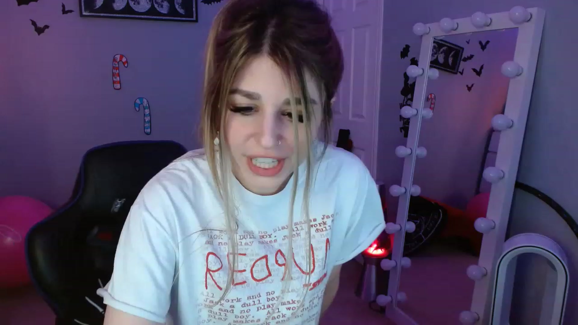 Gallery image thumbnail from Serafina's myfreecams stream on, 12/13/2022, 04:05 image 11 of 20