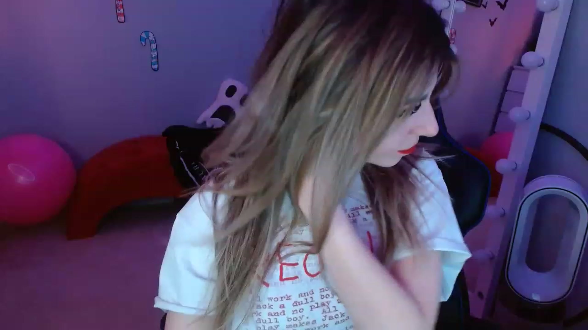 Gallery image thumbnail from Serafina's myfreecams stream on, 12/14/2022, 22:44 image 7 of 20