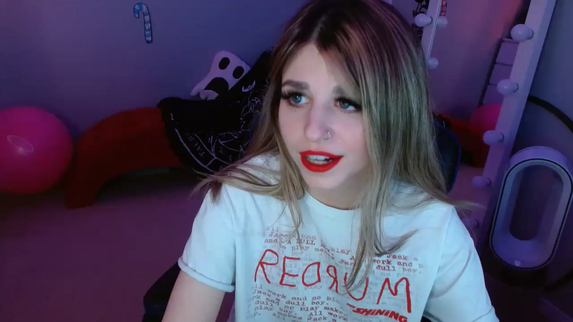 Gallery image thumbnail from Serafina's myfreecams stream on, 12/14/2022, 22:44 image 14 of 20