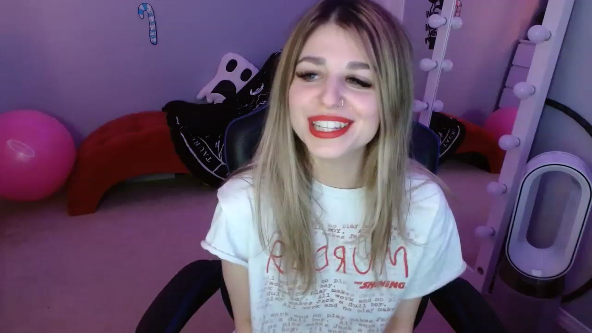 Gallery image thumbnail from Serafina's myfreecams stream on, 12/14/2022, 22:44 image 13 of 20