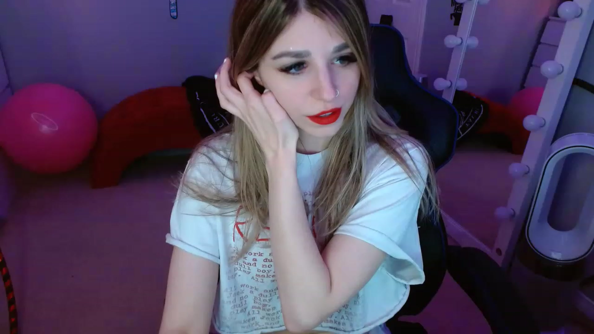 Gallery image thumbnail from Serafina's myfreecams stream on, 12/14/2022, 22:44 image 3 of 20