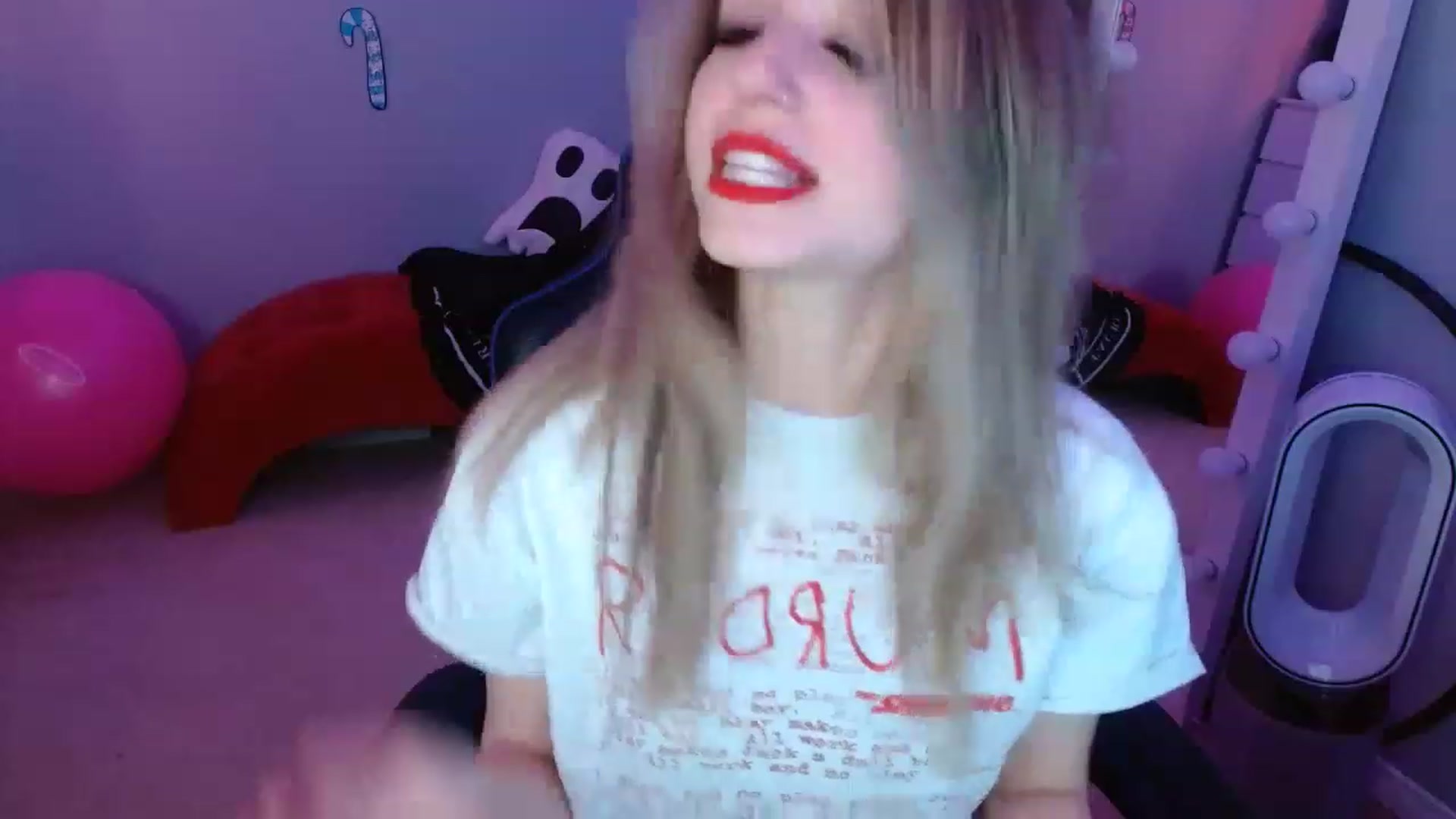 Gallery image thumbnail from Serafina's myfreecams stream on, 12/14/2022, 22:44 image 17 of 20