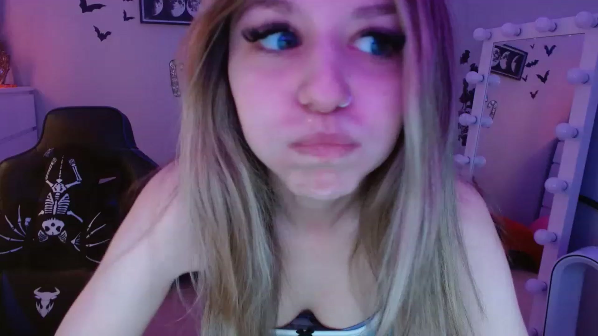 Gallery image thumbnail from Serafina's myfreecams stream on, 12/15/2022, 06:25 image 9 of 20