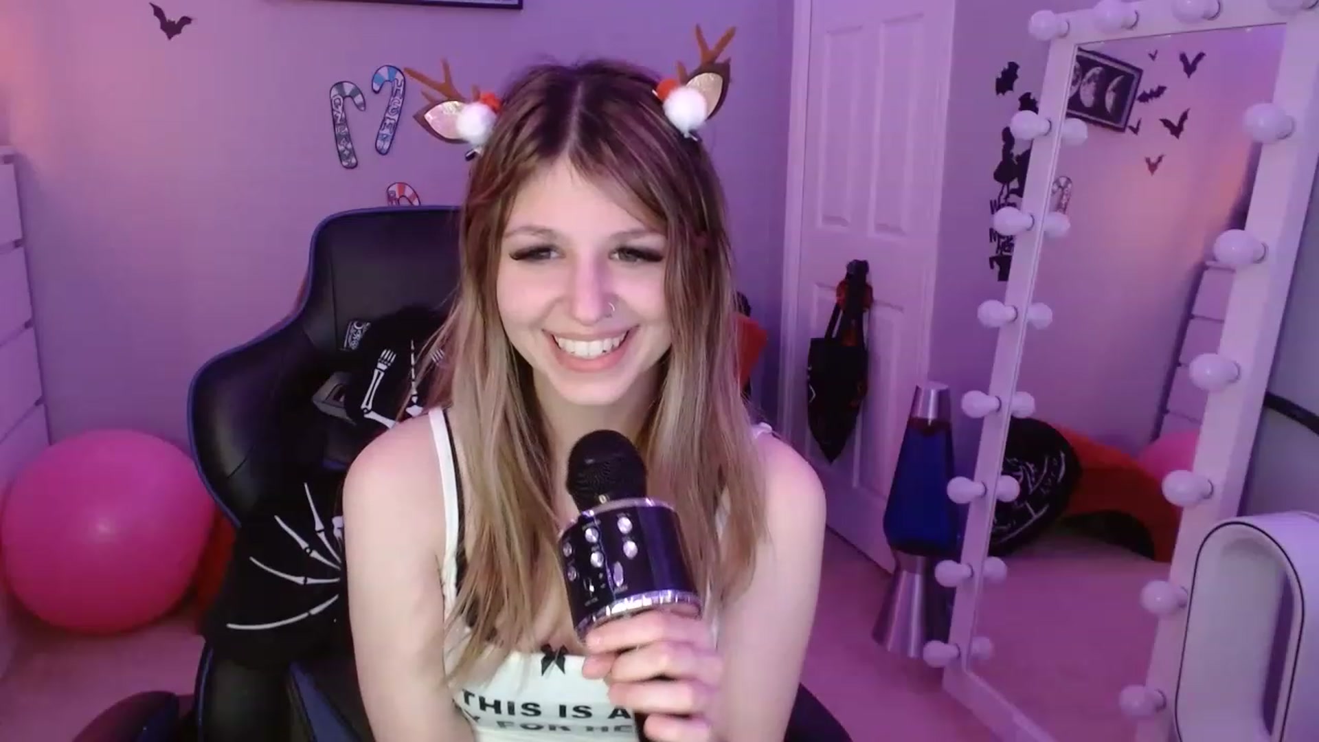 Gallery image thumbnail from Serafina's myfreecams stream on, 12/16/2022, 08:32 image 17 of 20