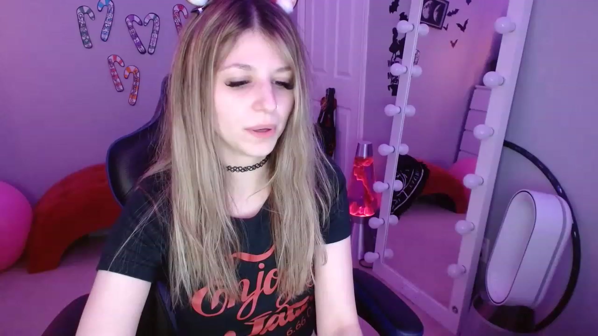 Gallery image thumbnail from Serafina's myfreecams stream on, 12/18/2022, 09:12 image 15 of 20