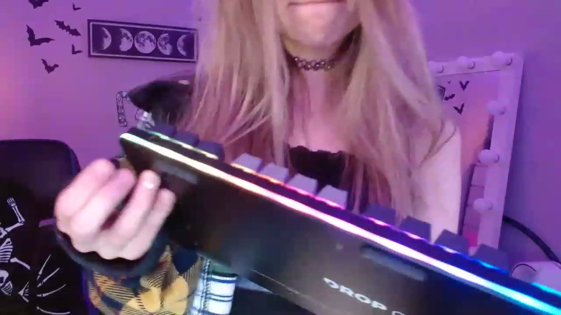 Gallery image thumbnail from Serafina's myfreecams stream on, 12/19/2022, 05:17 image 13 of 20