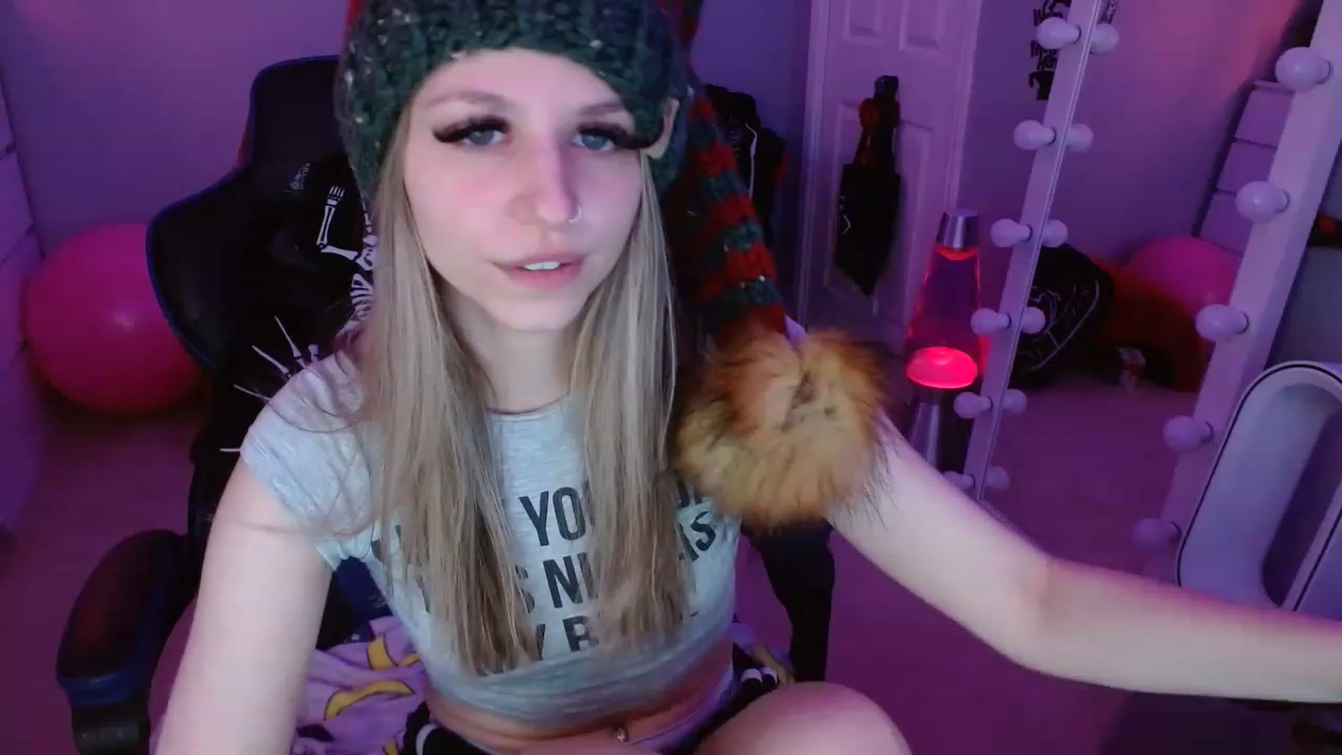 Gallery image thumbnail from Serafina's myfreecams stream on, 12/25/2022, 07:13 image 14 of 20