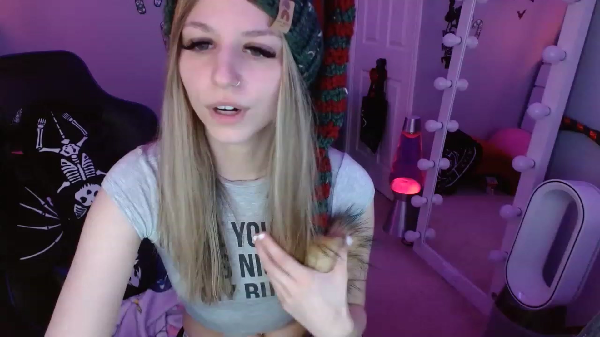 Gallery image thumbnail from Serafina's myfreecams stream on, 12/25/2022, 07:13 image 6 of 20