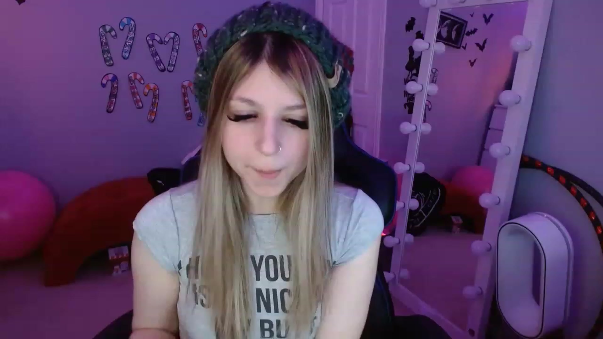 Gallery image thumbnail from Serafina's myfreecams stream on, 12/25/2022, 10:05 image 1 of 20