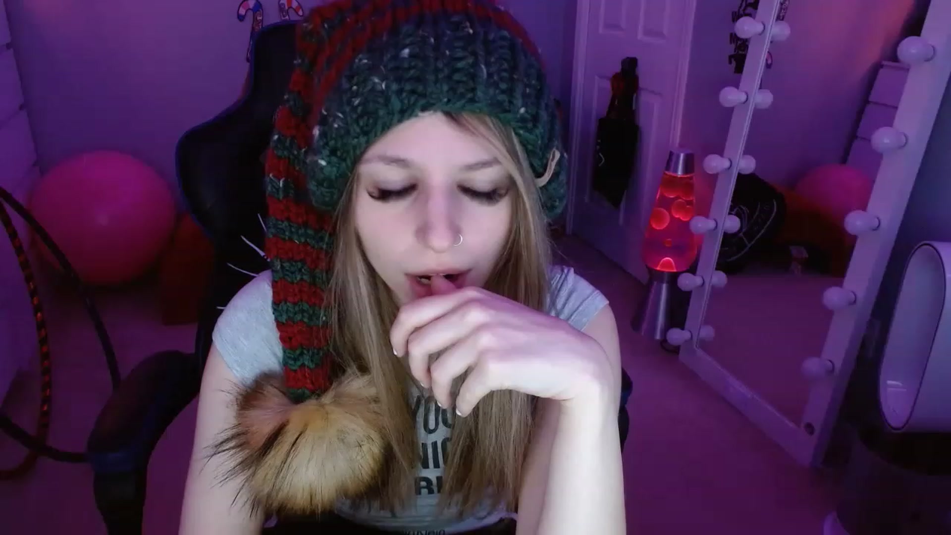 Gallery image thumbnail from Serafina's myfreecams stream on, 12/25/2022, 10:05 image 20 of 20