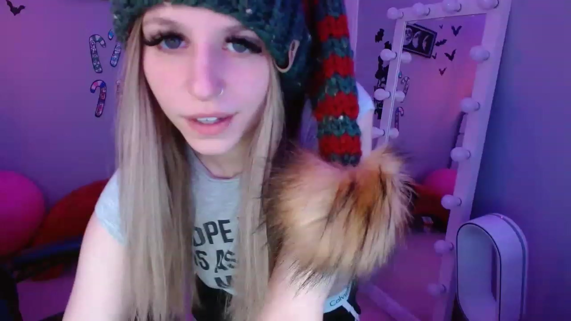 Gallery image thumbnail from Serafina's myfreecams stream on, 12/25/2022, 10:05 image 10 of 20