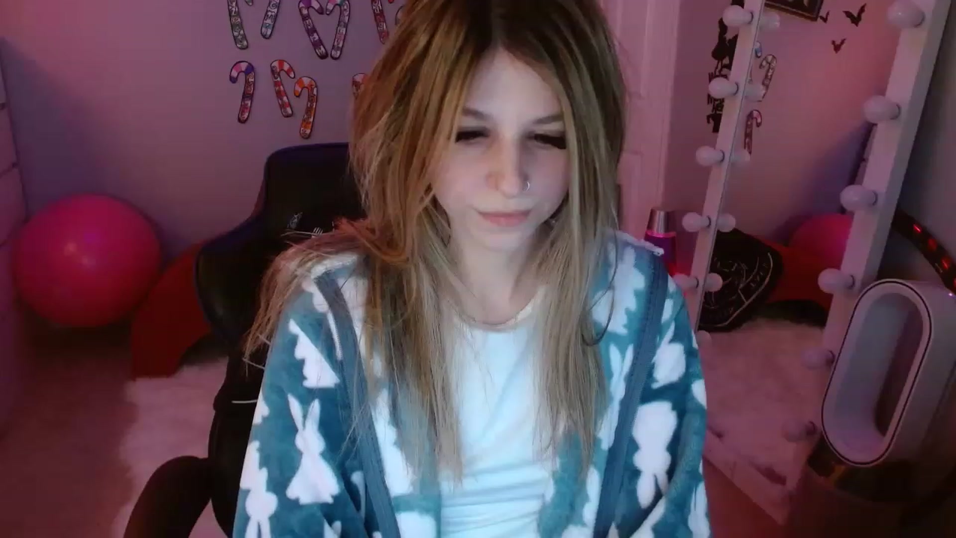 Gallery image thumbnail from Serafina's myfreecams stream on, 01/01/2023, 20:29 image 13 of 20