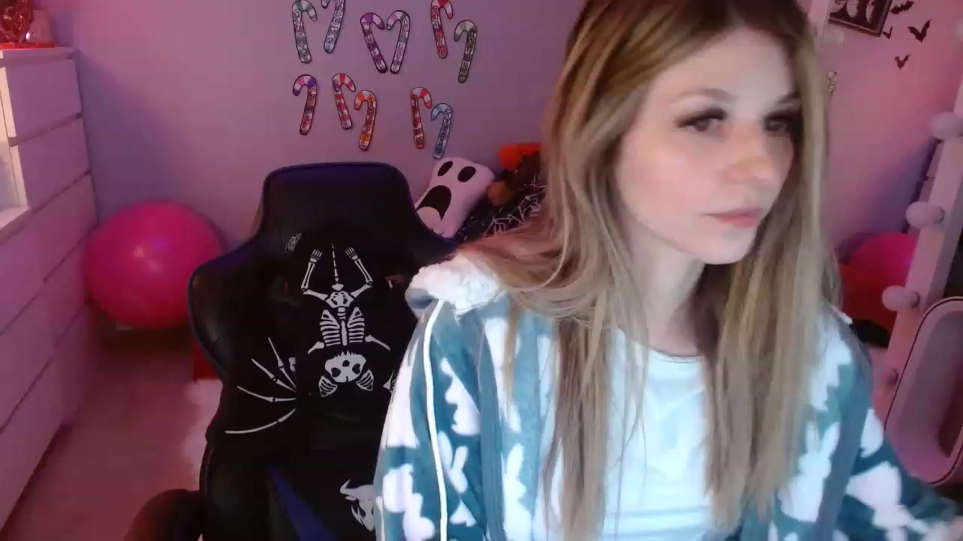 Gallery image thumbnail from Serafina's myfreecams stream on, 01/01/2023, 20:29 image 1 of 20