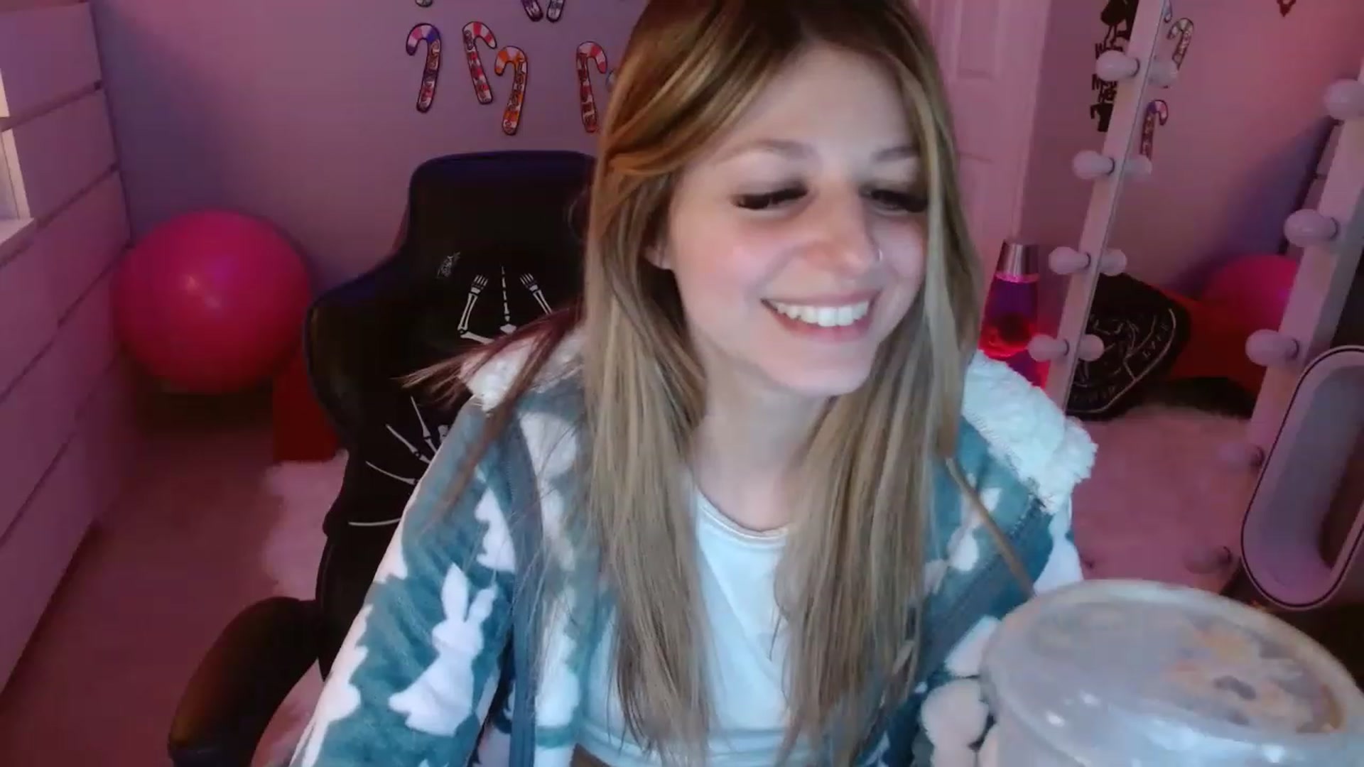 Gallery image thumbnail from Serafina's myfreecams stream on, 01/01/2023, 20:29 image 5 of 20
