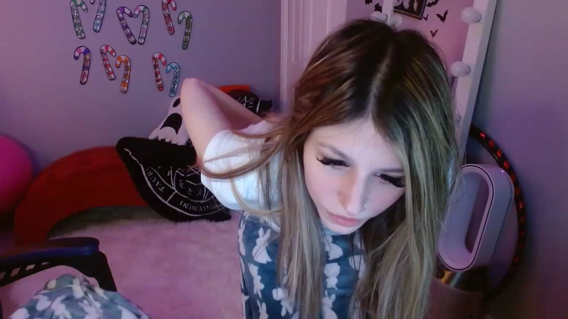 Gallery image thumbnail from Serafina's myfreecams stream on, 01/01/2023, 20:29 image 20 of 20