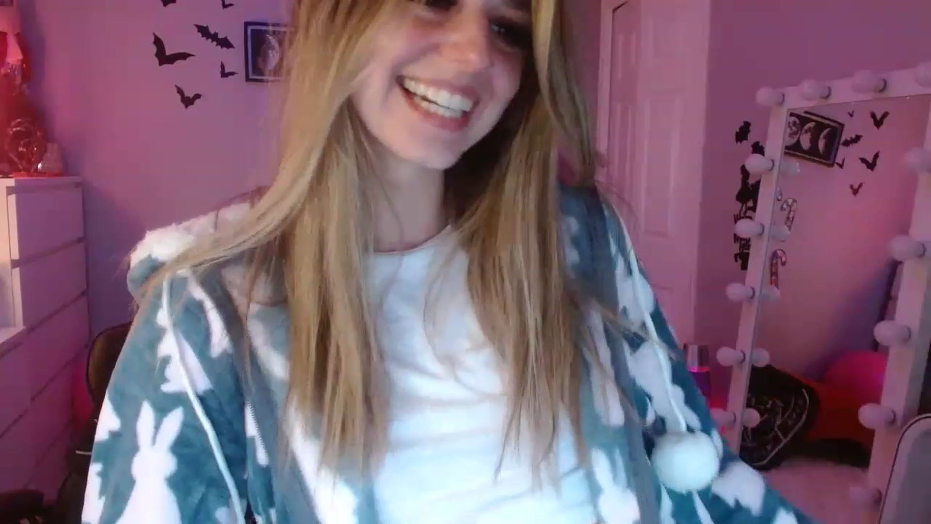 Gallery image thumbnail from Serafina's myfreecams stream on, 01/01/2023, 20:29 image 9 of 20