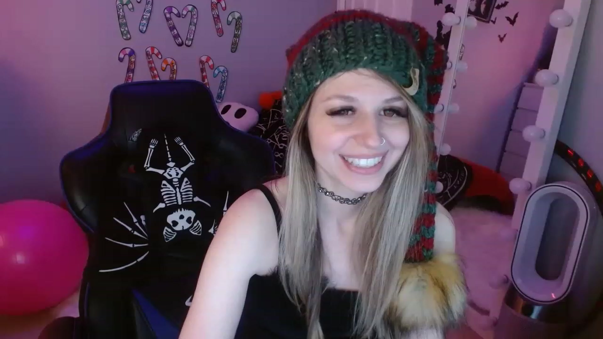 Gallery image thumbnail from Serafina's myfreecams stream on, 01/02/2023, 21:28 image 13 of 20