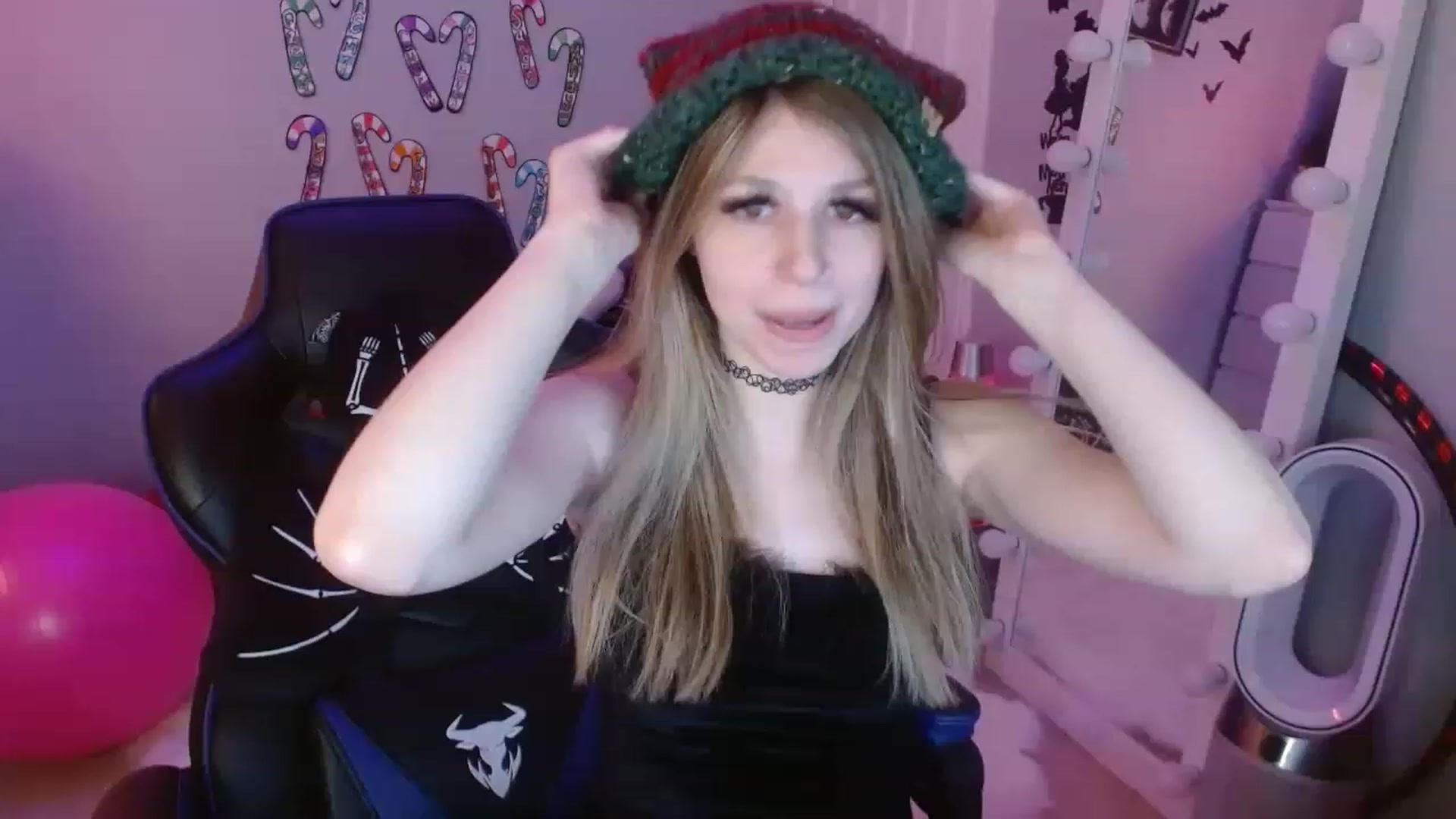 Gallery image thumbnail from Serafina's myfreecams stream on, 01/02/2023, 21:28 image 14 of 20