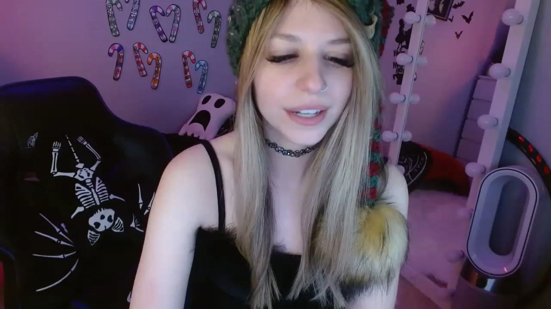 Gallery image thumbnail from Serafina's myfreecams stream on, 01/02/2023, 21:28 image 1 of 20
