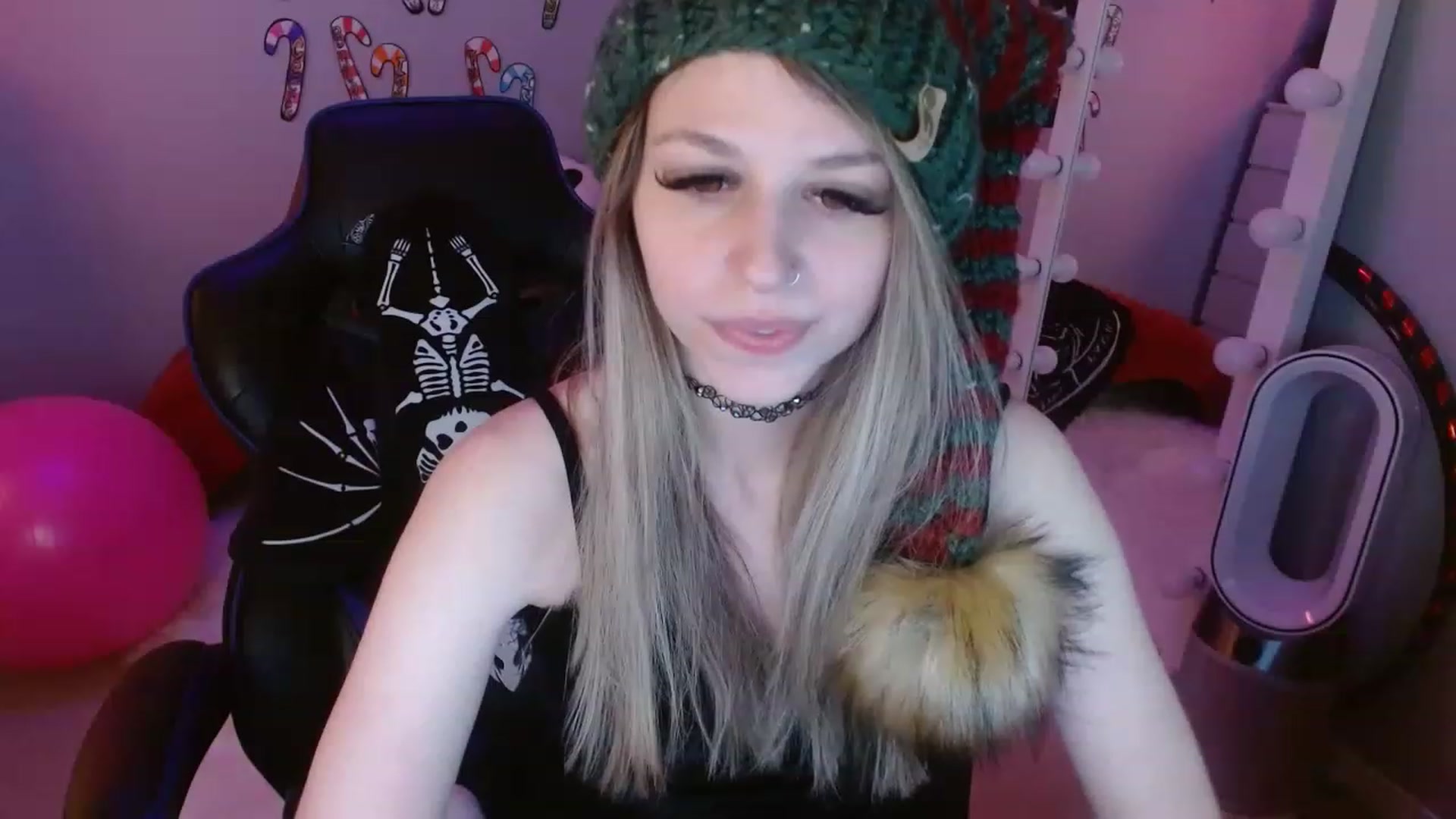 Gallery image thumbnail from Serafina's myfreecams stream on, 01/02/2023, 21:28 image 18 of 20