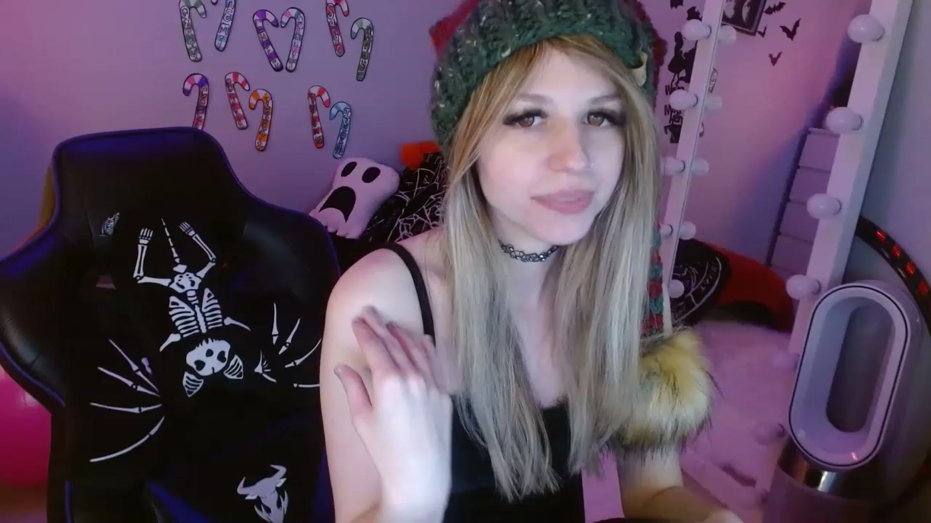 Gallery image thumbnail from Serafina's myfreecams stream on, 01/02/2023, 21:28 image 7 of 20