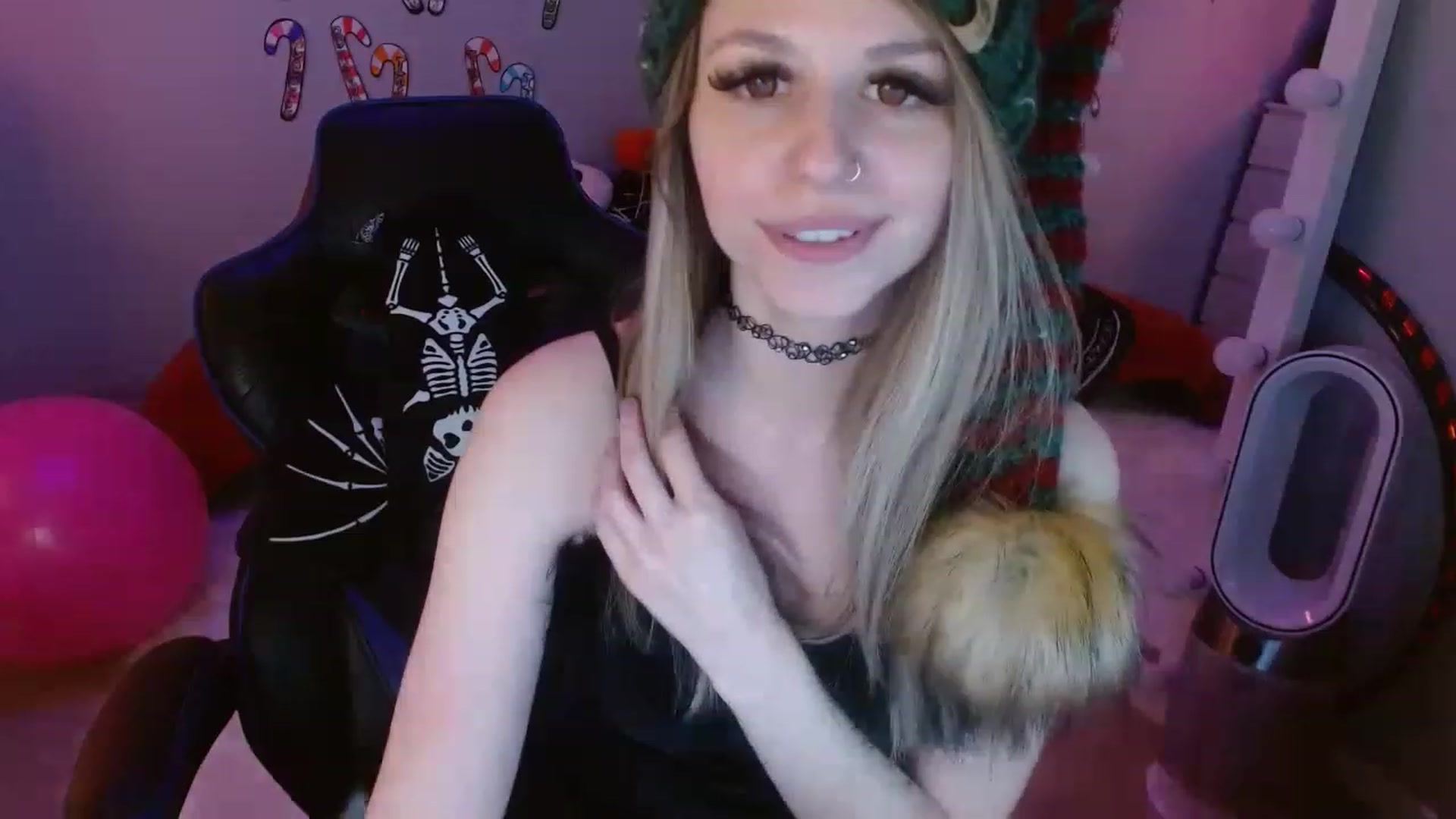 Gallery image thumbnail from Serafina's myfreecams stream on, 01/02/2023, 21:28 image 17 of 20