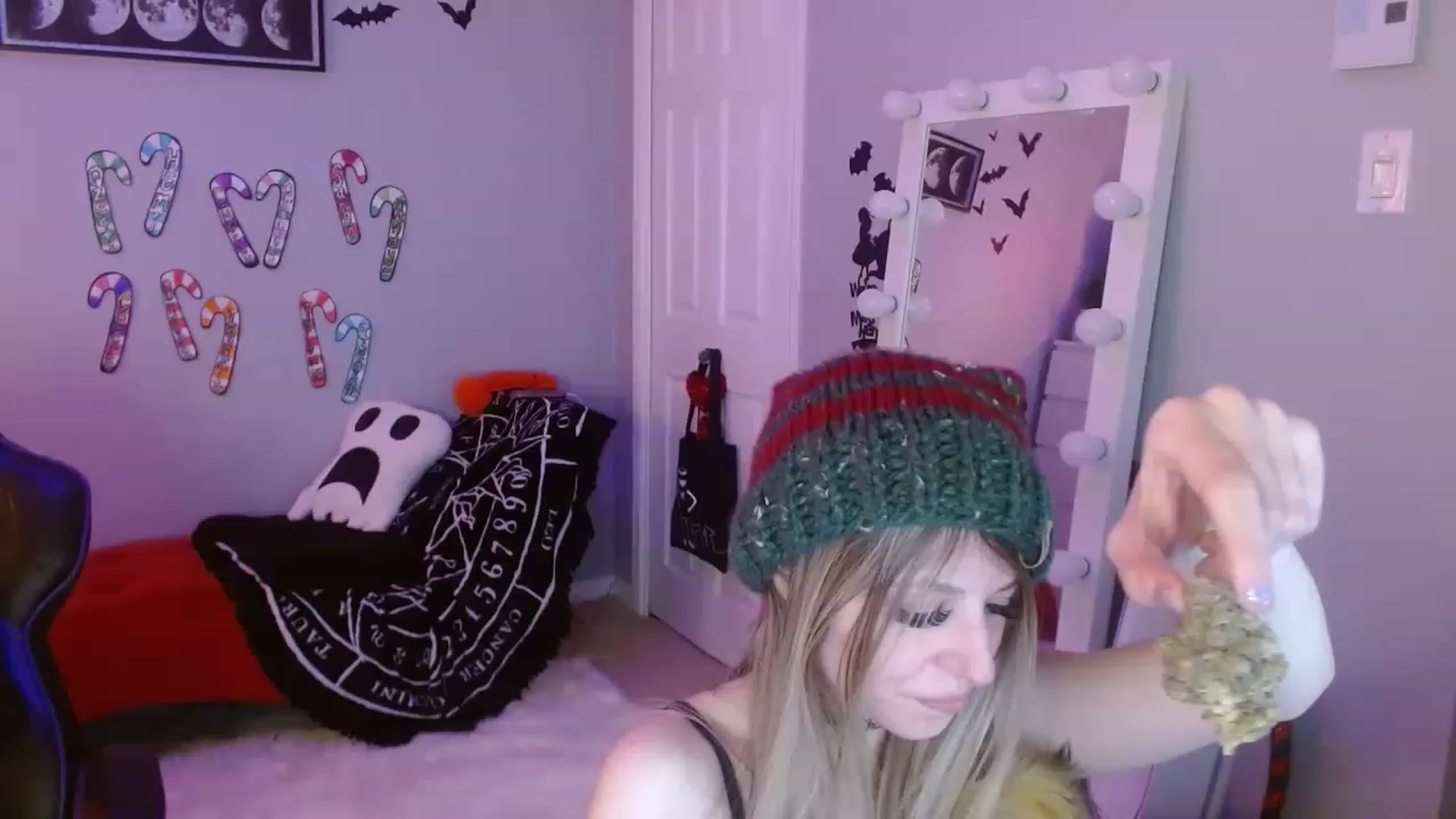 Gallery image thumbnail from Serafina's myfreecams stream on, 01/02/2023, 22:54 image 8 of 20
