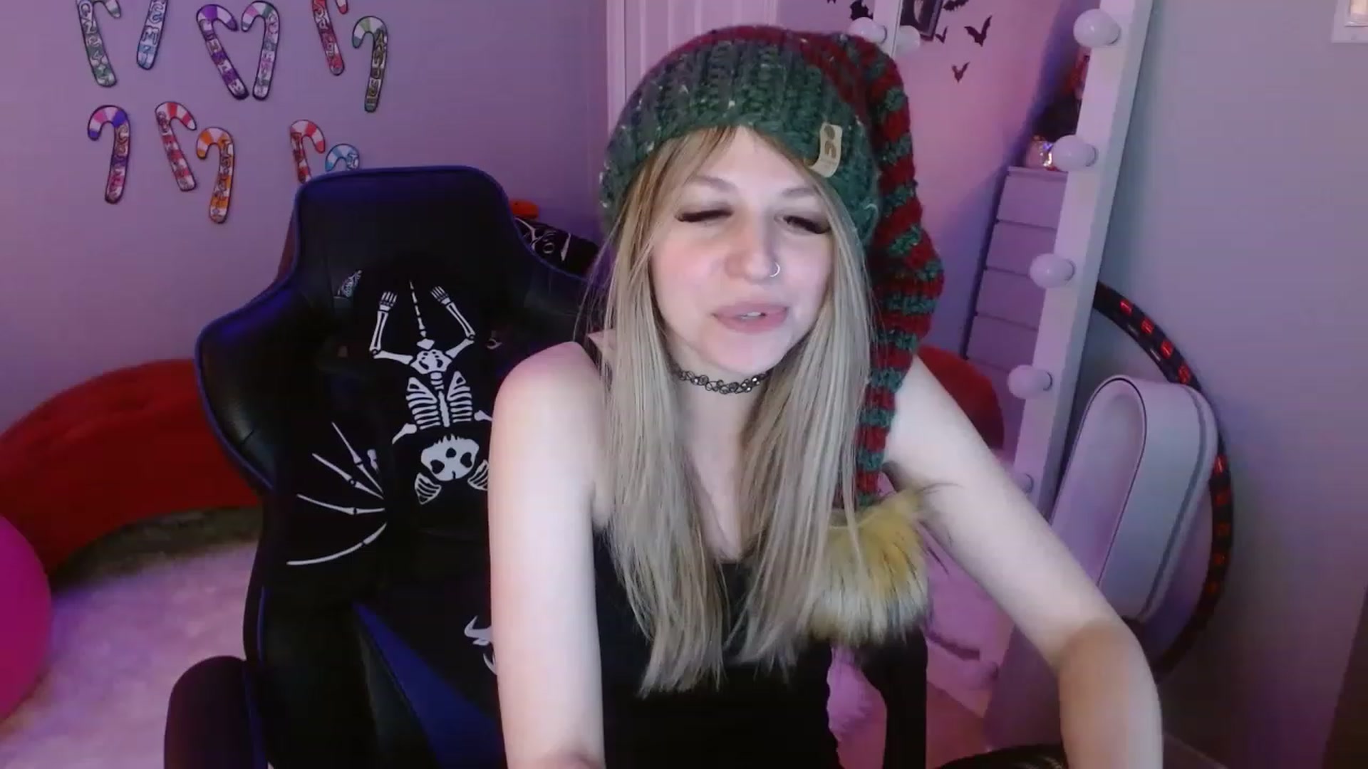 Gallery image thumbnail from Serafina's myfreecams stream on, 01/02/2023, 22:54 image 10 of 20