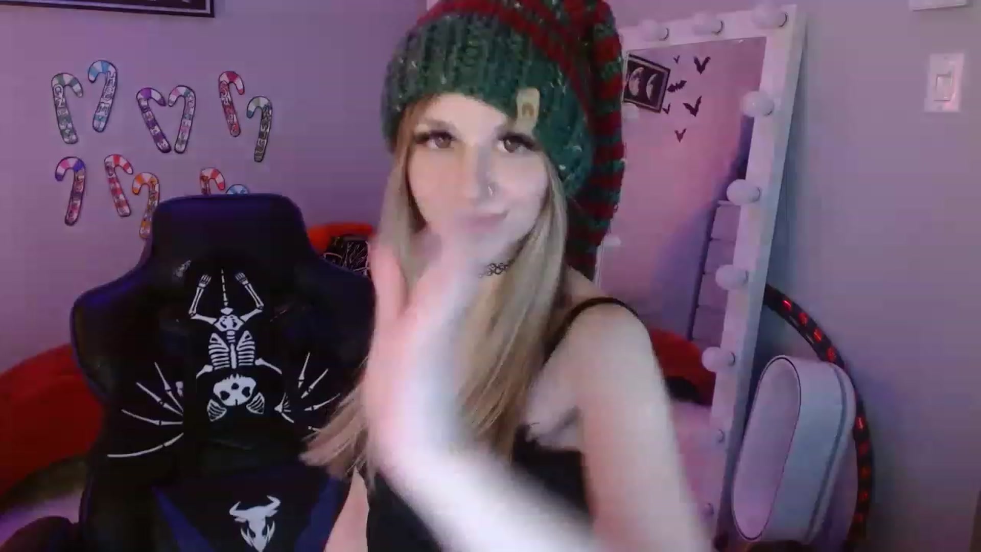 Gallery image thumbnail from Serafina's myfreecams stream on, 01/02/2023, 22:54 image 3 of 20