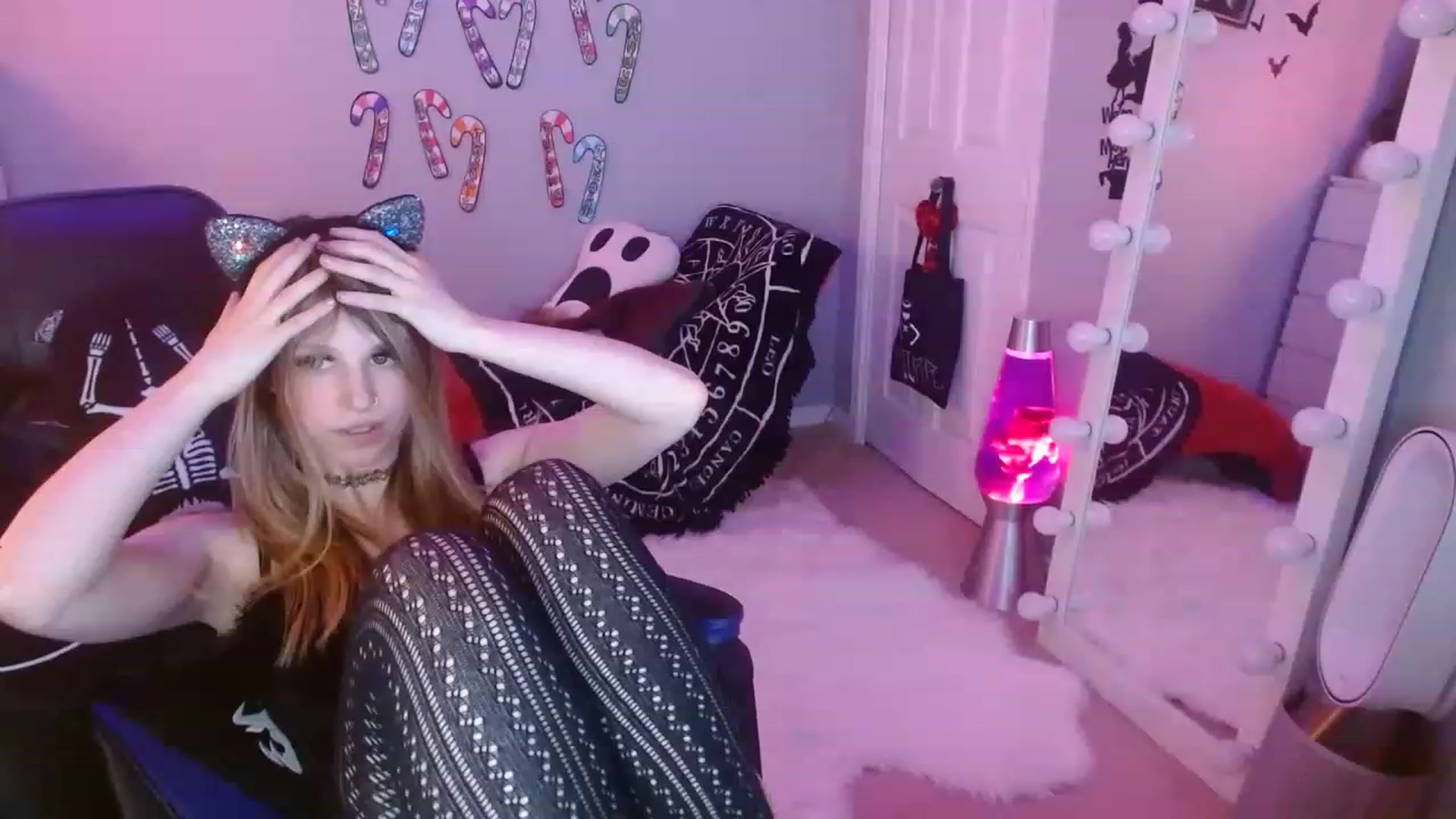 Gallery image thumbnail from Serafina's myfreecams stream on, 01/03/2023, 24:02 image 16 of 20