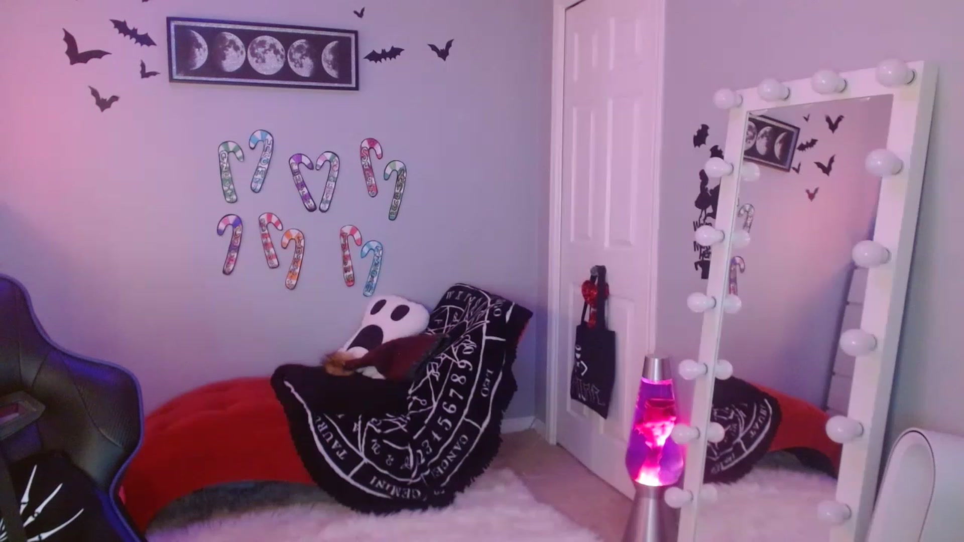 Gallery image thumbnail from Serafina's myfreecams stream on, 01/03/2023, 24:02 image 12 of 20