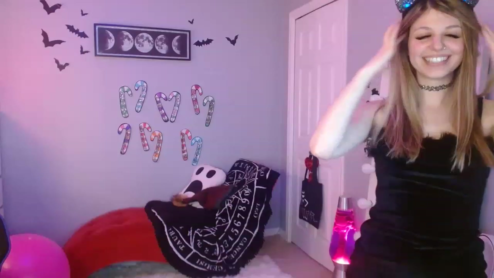 Gallery image thumbnail from Serafina's myfreecams stream on, 01/03/2023, 24:02 image 7 of 20