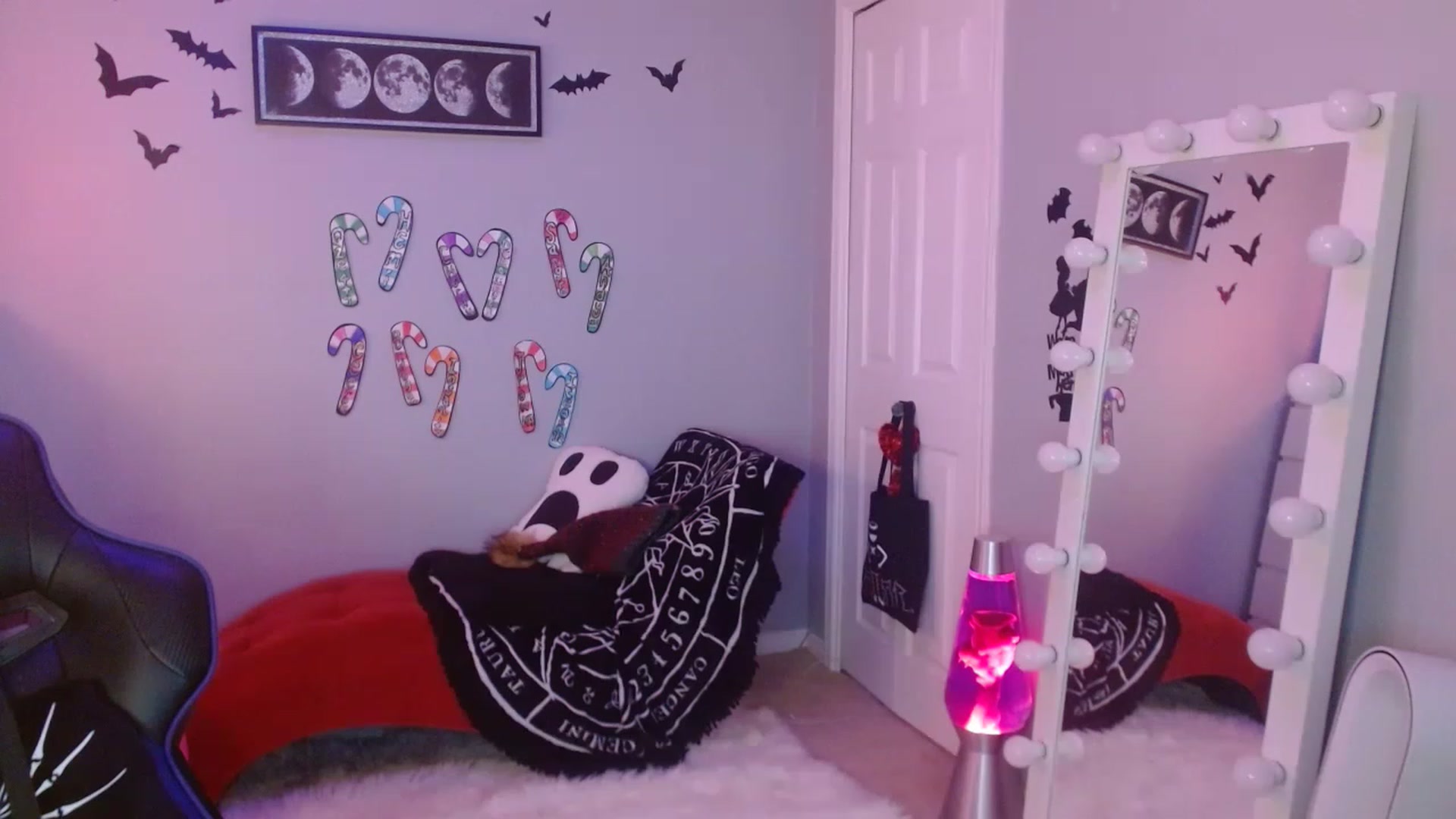 Gallery image thumbnail from Serafina's myfreecams stream on, 01/03/2023, 24:02 image 13 of 20