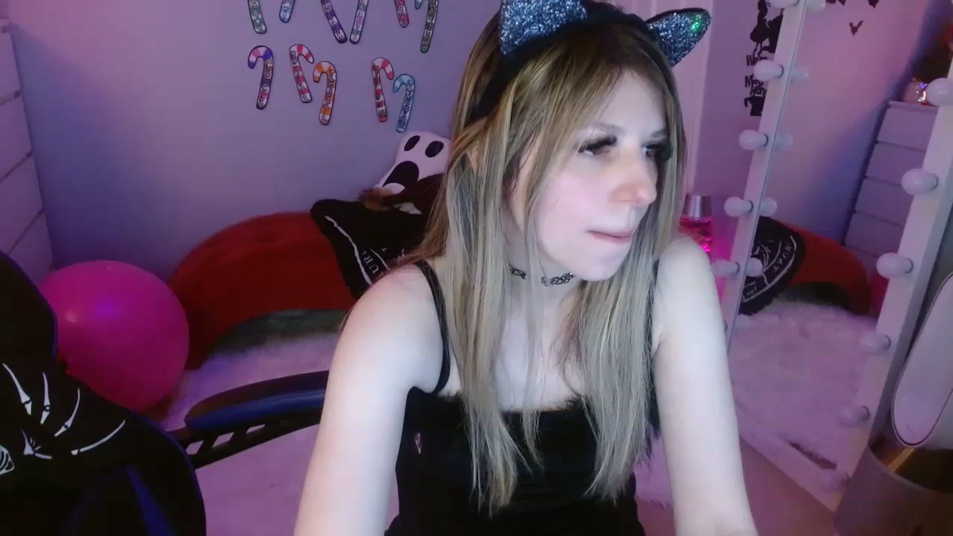 Gallery image thumbnail from Serafina's myfreecams stream on, 01/03/2023, 24:02 image 4 of 20