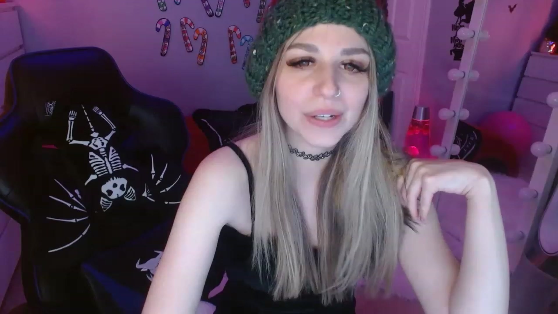 Gallery image thumbnail from Serafina's myfreecams stream on, 01/03/2023, 06:53 image 16 of 20
